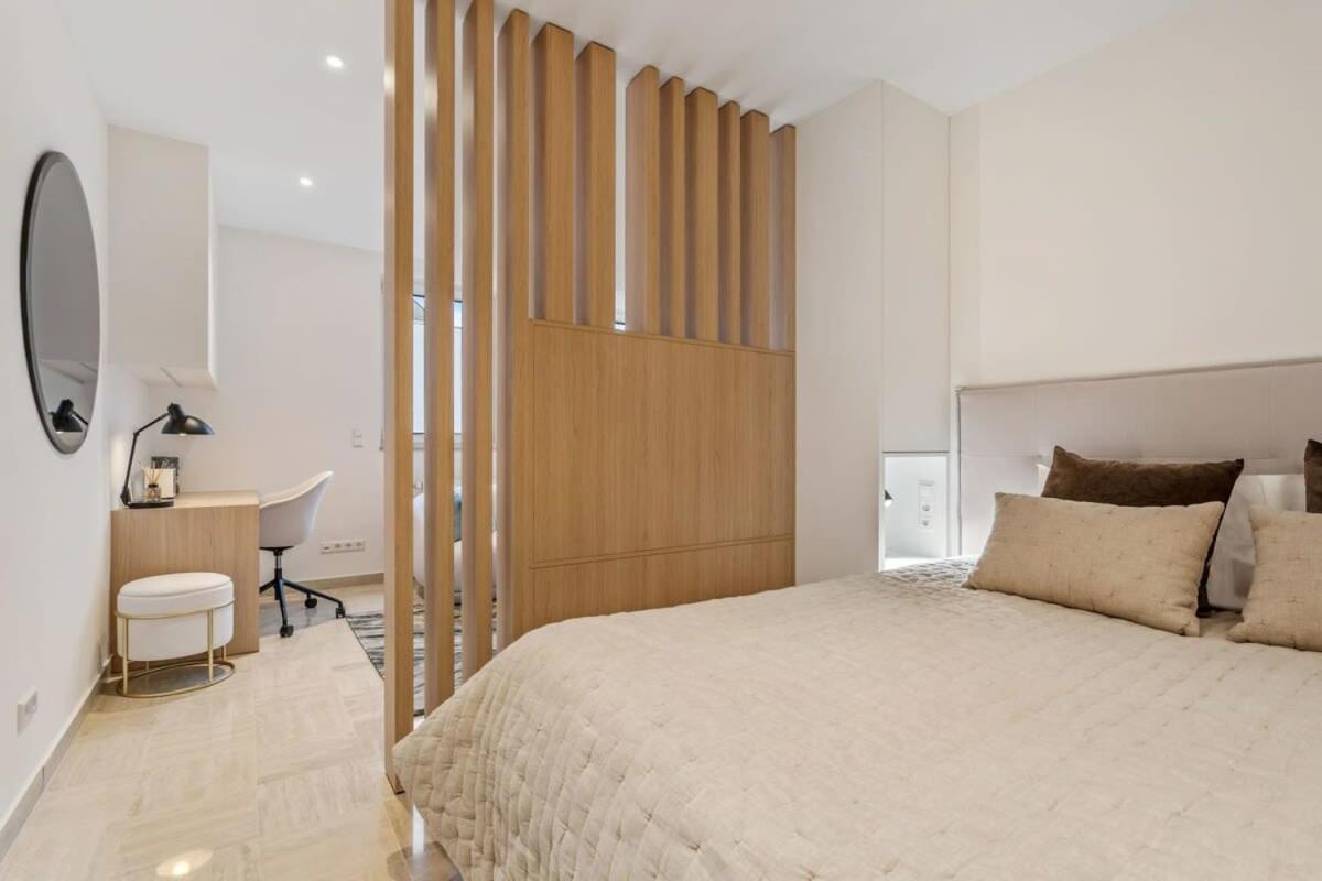 Modern Studio With King Bed, Walk To Attractions Luxembourg Bagian luar foto