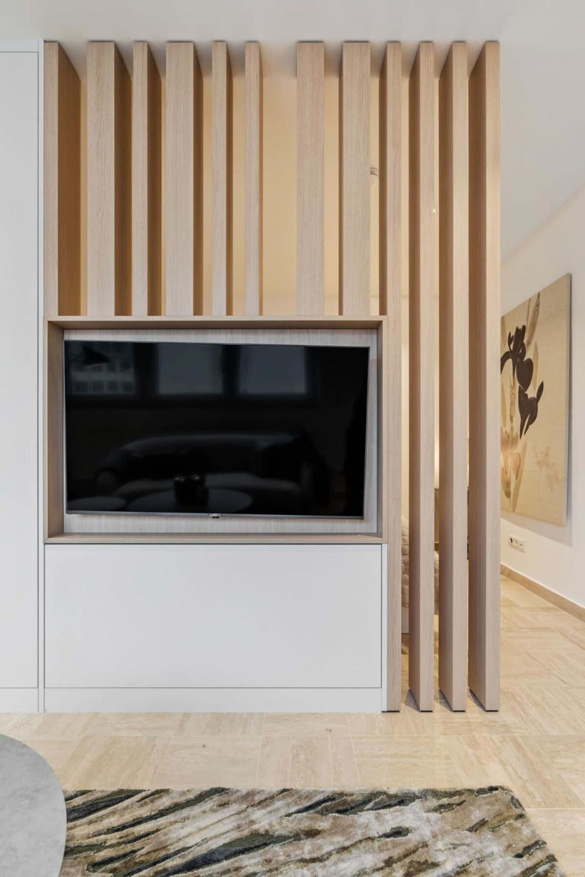 Modern Studio With King Bed, Walk To Attractions Luxembourg Bagian luar foto
